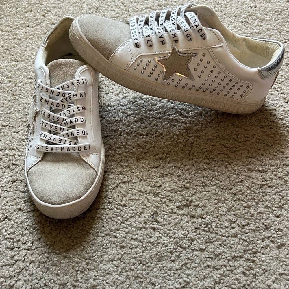 Steve Madden White and Silver Sneakers with Minimalist Design